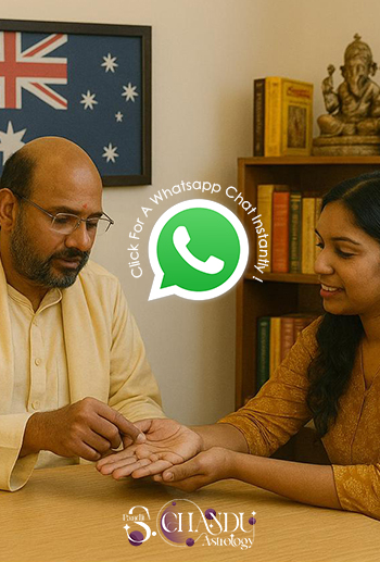 astrologer-palm-reading